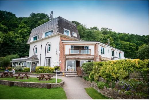 Outdoor Wedding Venues - Oxwich Bay Hotel