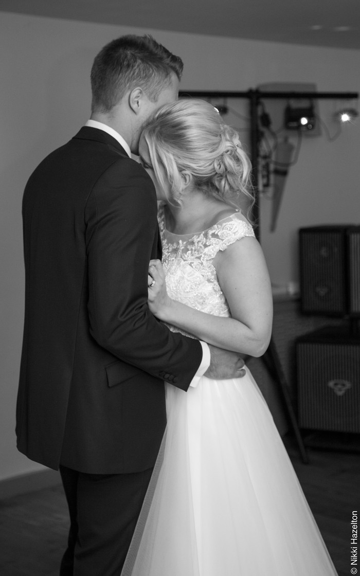 chloe and ross, real wedding, country wedding, the compasses at pattiwick, wedding venues uk, wedding inspiration