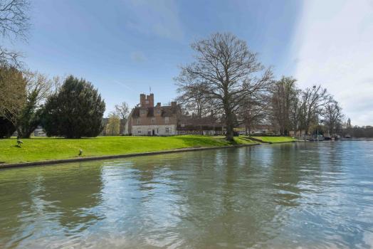 Country House Wedding Venues - Bisham Abbey