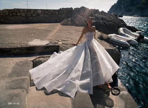 - Mirror Mirror London