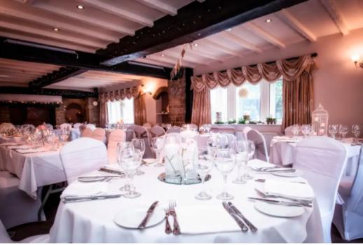 Wedding Venues In Italy - The Black Horse Inn