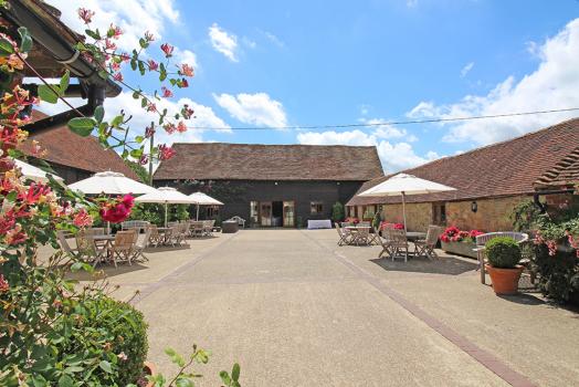 Outdoor Wedding Venues - Fitzleroi Barn