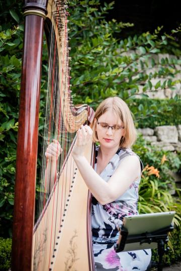Wedding Harpist - Harpist Emma Yates-Butler