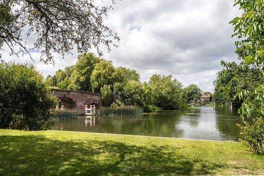 Wedding Venues In Italy - The Great House at Sonning