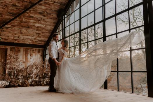 Barn Wedding Venues Near Me - Hidden River Barn